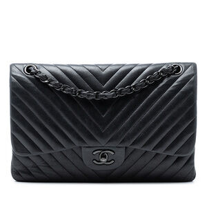 Pre-Loved Chanel Jumbo Classic Chevron Lambskin So Black Double Flap
